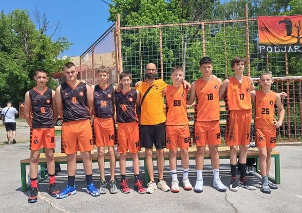 Mladi košarkaši Šibenke u Sisku, na turniru u basketu, osvojili srebrnu medalju  