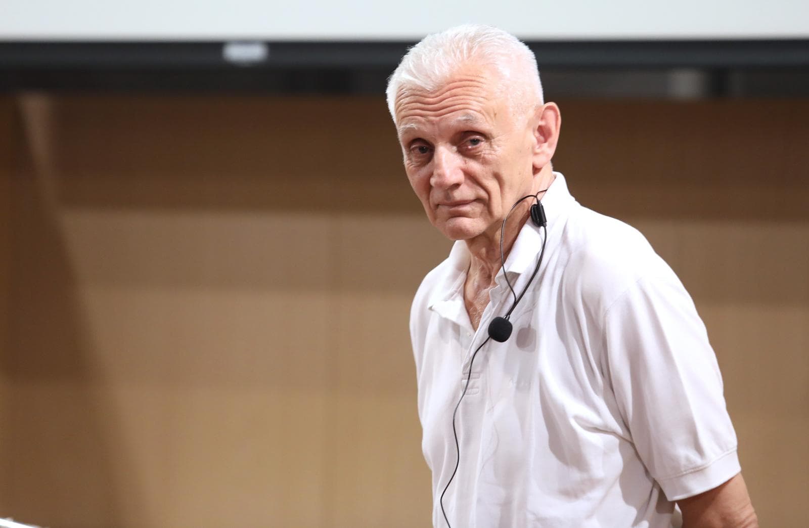 Fizičar Miroslav Dorešić na predavanju o kvantnoj mehanici: 'Srednjoškolska znanost stala na 19. stoljeću i Tesli'