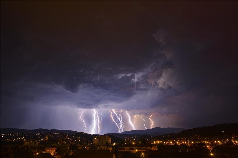 Toplinski val ponegdje završava uz grmljavinsko nevrijeme