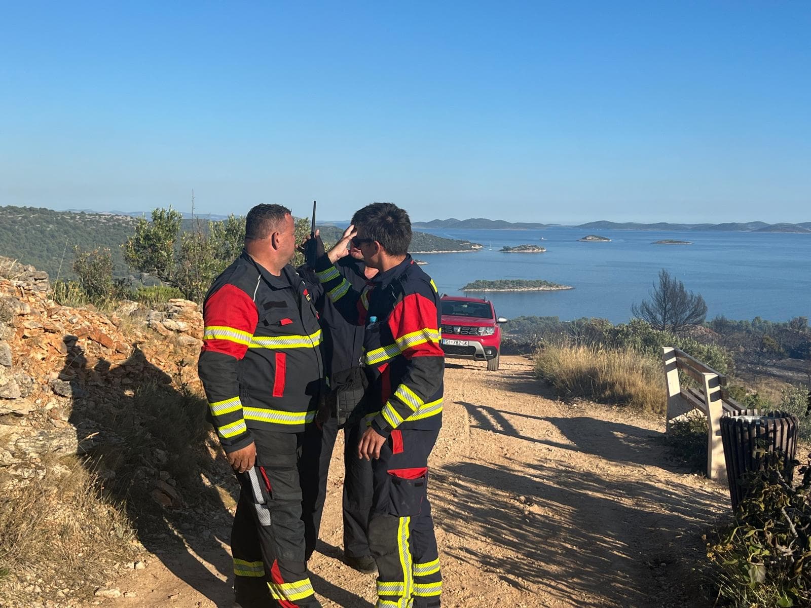 Policija privela još jednu osobu zbog ometanja gašenje požara dronom na Murteru