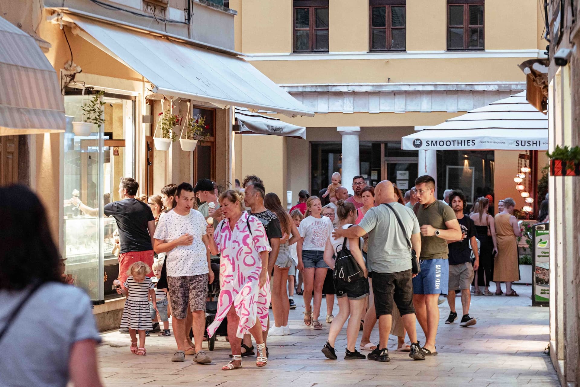 Za vikend sunčano i vruće, osvježenje stiže u utorak