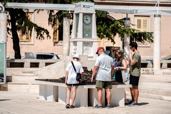 Sunčano i vruće
