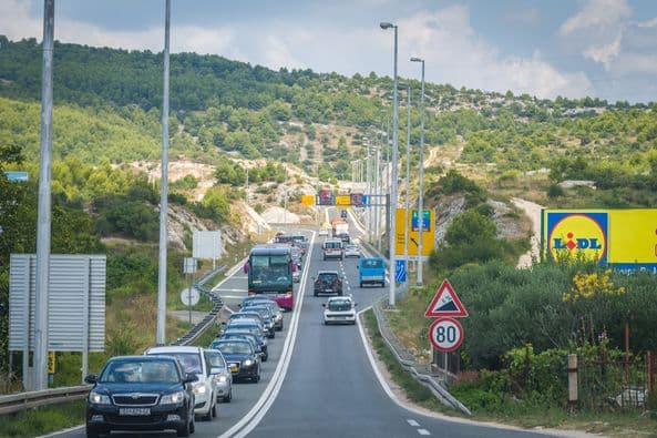 Zbog vjetra zabrane i ograničenja na Jadranskoj magistrali