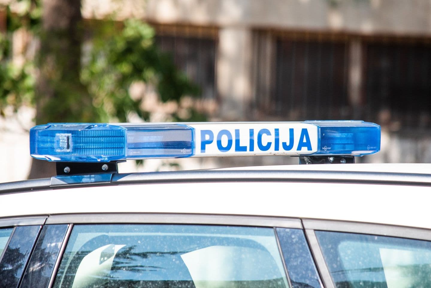 Vozač oduzeo prednost motoru i zabio se u njega u ulici Put Solarisa, završio je u bolnici