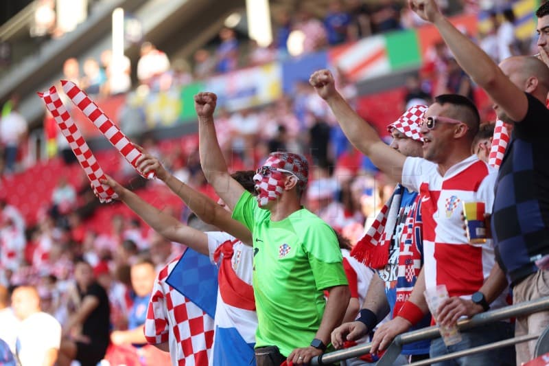 Navijači se dogovorili tko vodi navijanje: Kohorta protiv Poljske, Boysi protiv Škotske, a Torcida protiv Portugala