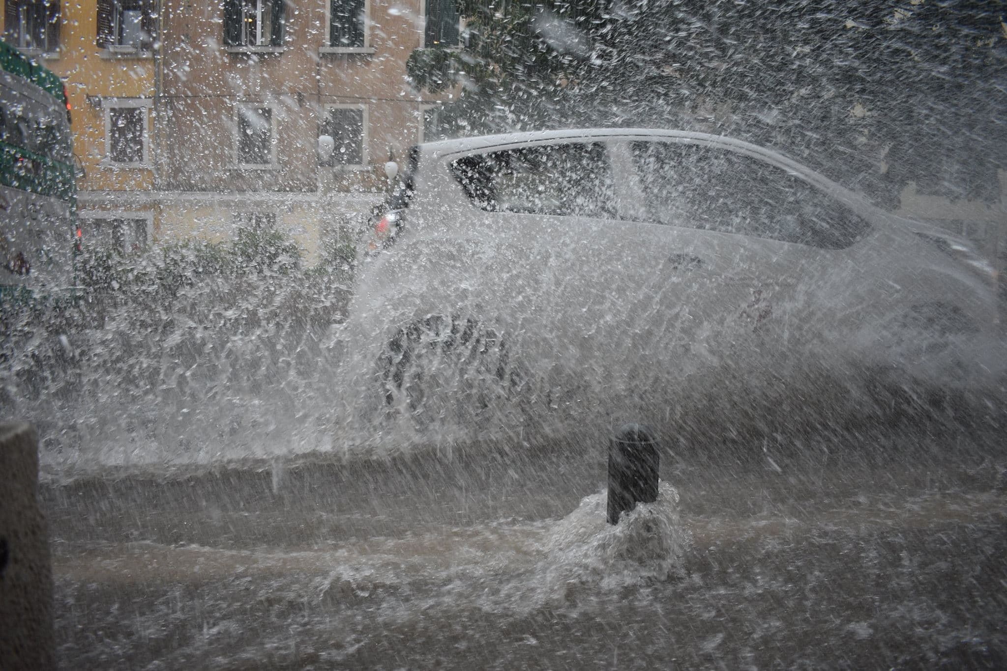 Kroz koliko vode prosječni auto može proći, a koliko je previše? 