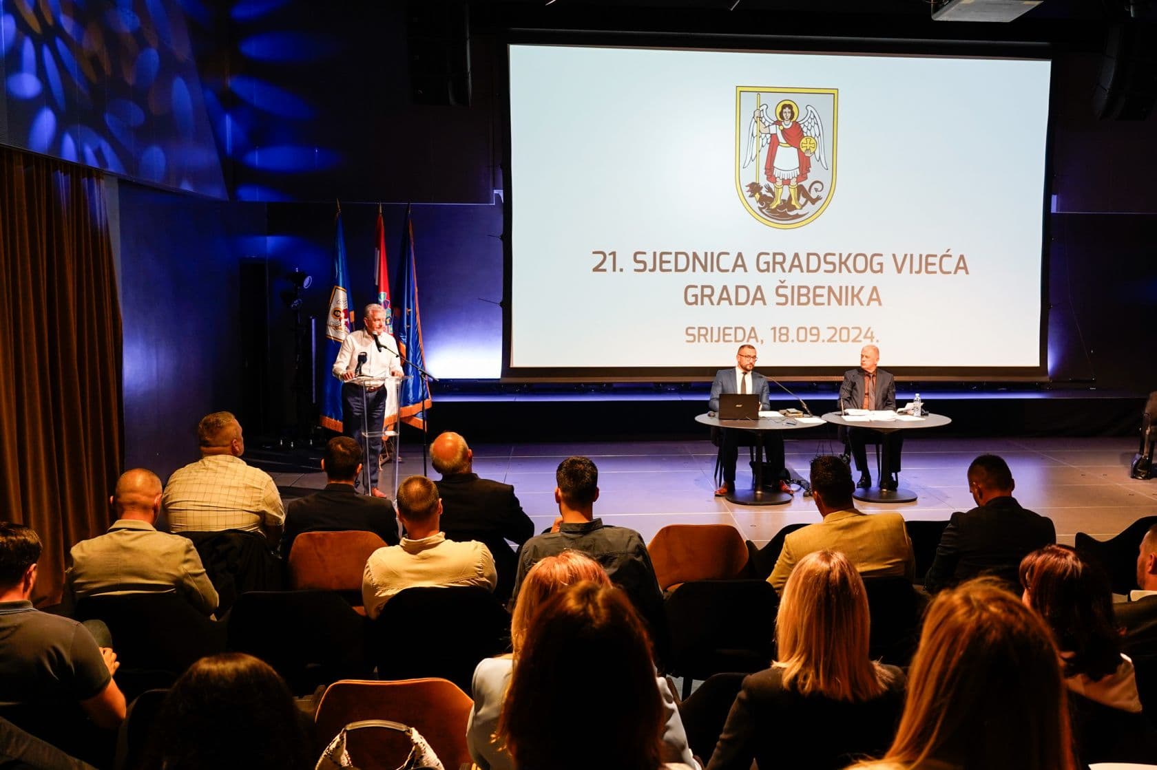 Potvrđeni dobitnici nagrada Grada, prodaje se veliko zemljište na Podima, a Šibenik je dobio i novog mrtvozornika