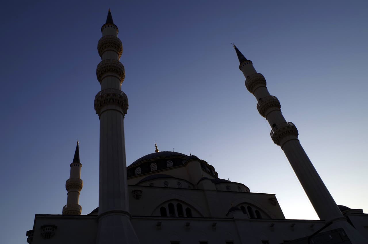 Albanija osniva muslimansku državu usred glavnog grada, imat će putovnice, ali i tajnu službu