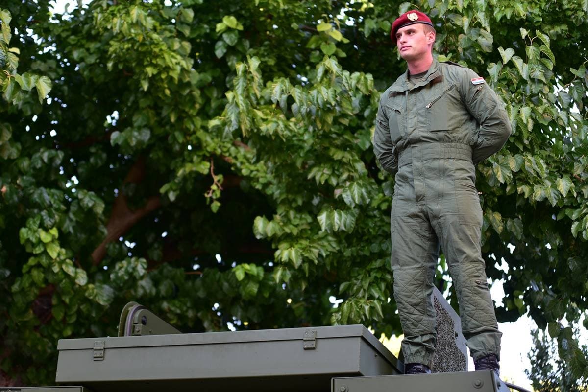 Kada će početi uvođenje vojnog roka? 'Recite kada i mi krećemo'