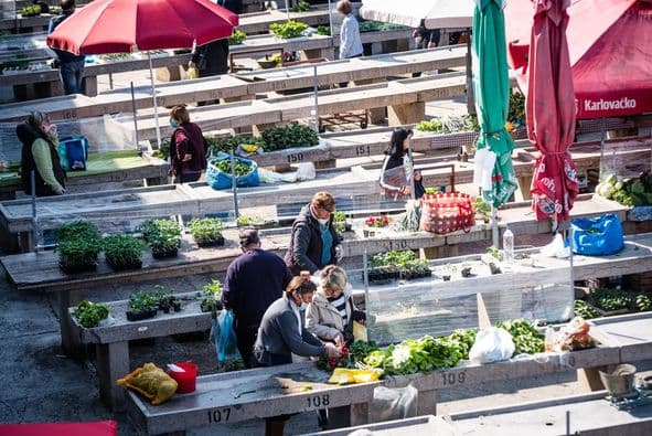 Na šibenskoj pijaci 77-godišnjakinji ukrao novčanik i vrećicu s prehrambenim proizvodima