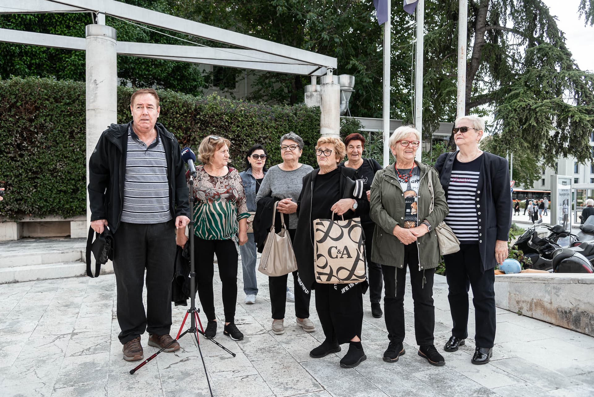 Bivše djelatnice šibenske 'Revije' apeliraju Bačiću: 'Ministre, primite nas, riješimo to! Nema razloga za odugovlačenje'