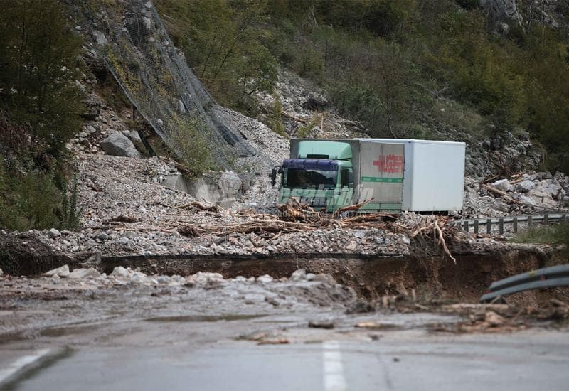 Matka je u kamionu zatrpao odron kod Jablanice: 'Odnijelo je kompletnu cestu ispred mene'