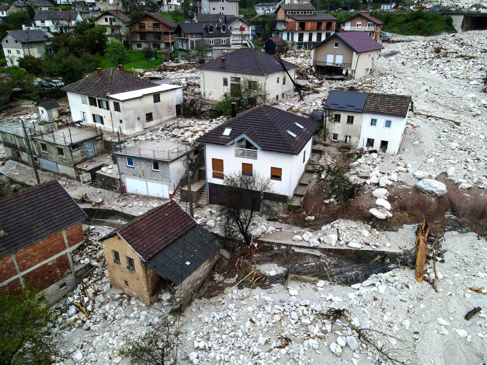  U Jablanici pronašli živog dječaka ispod ploče teške dvije tone