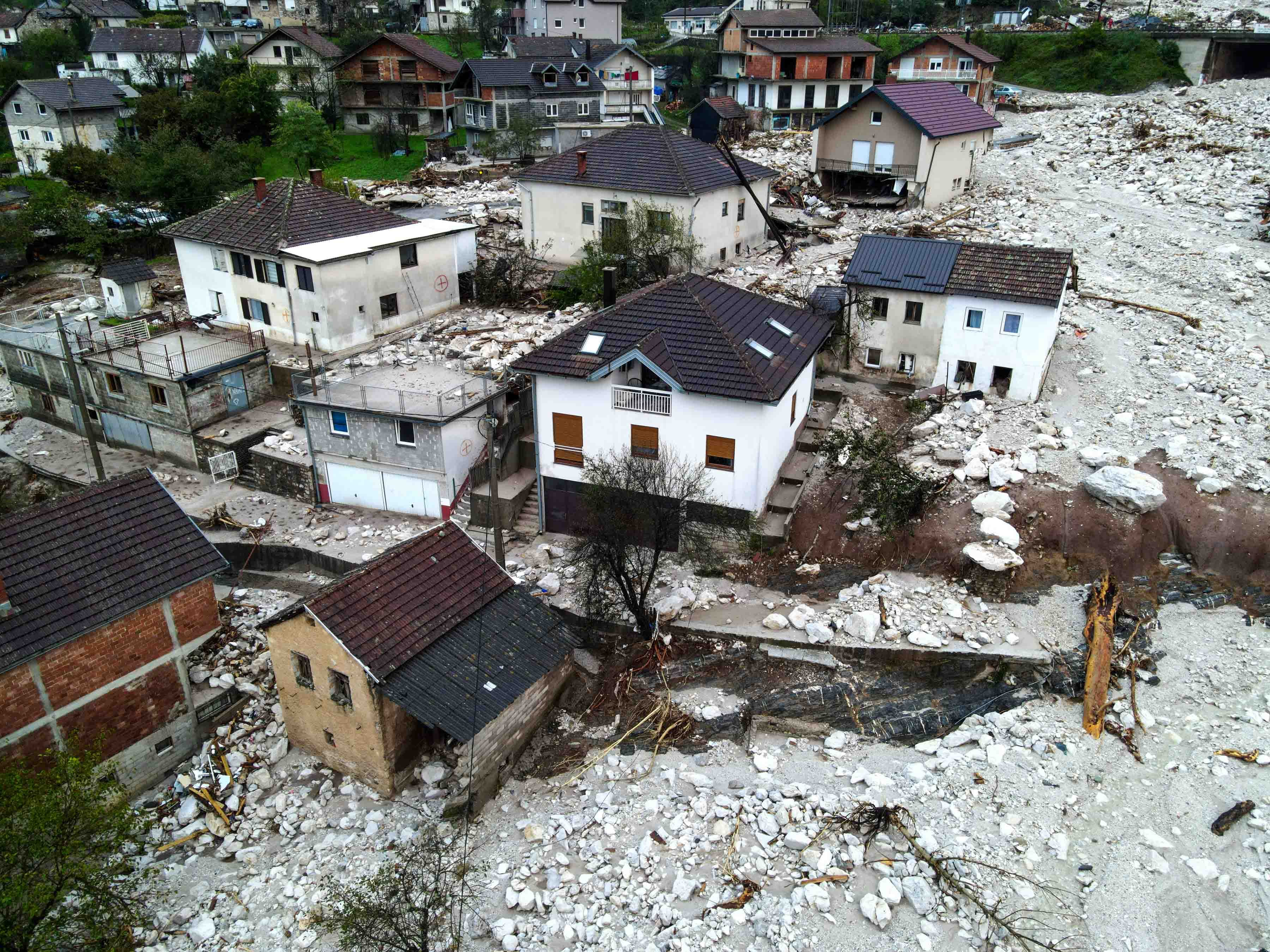  U Jablanici pronašli živog dječaka ispod ploče teške dvije tone