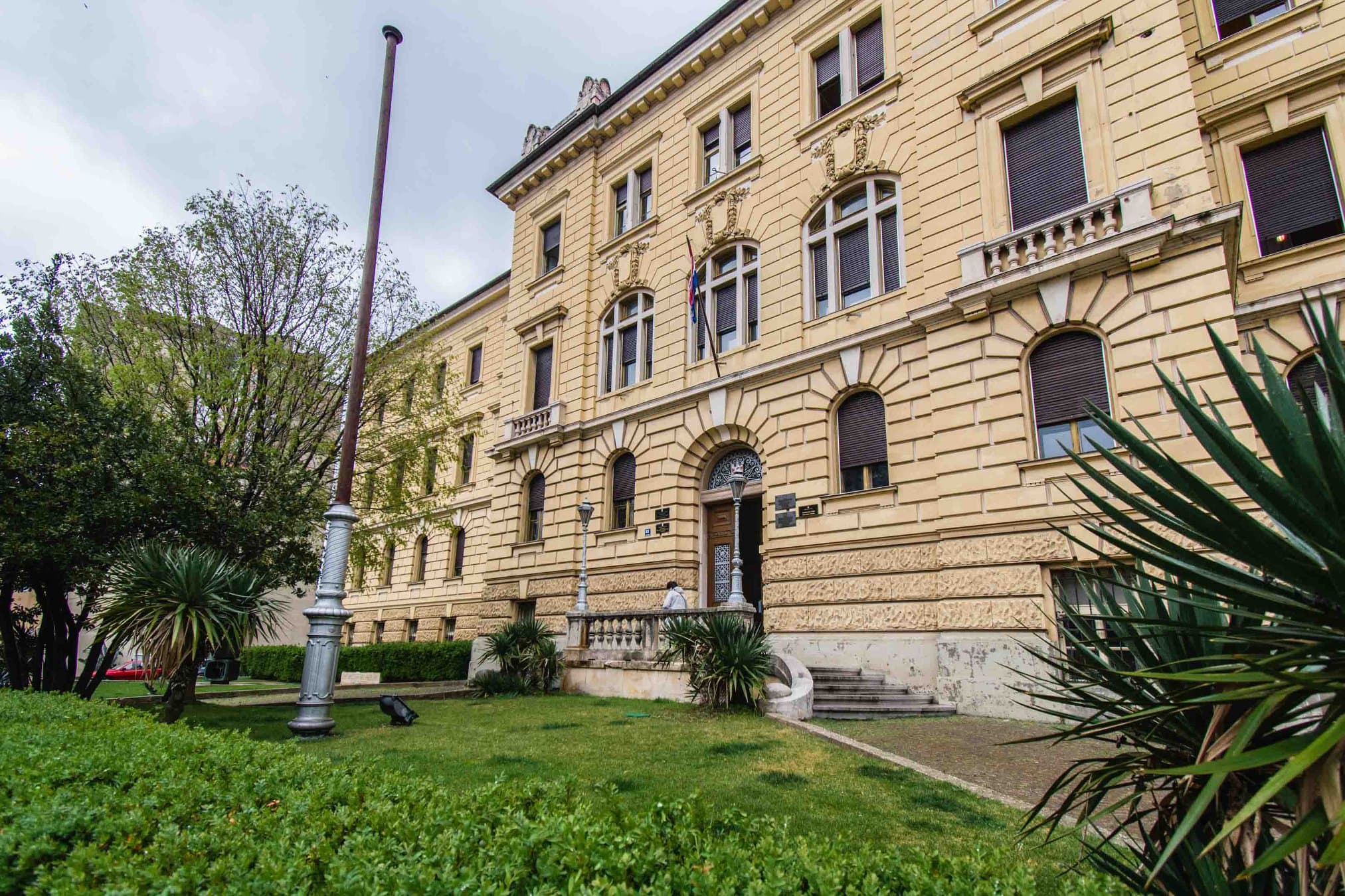 Šibenčanke Nives Vrvilo i Nada Mikulandra među kandidatima za suce Ustavnog suda 