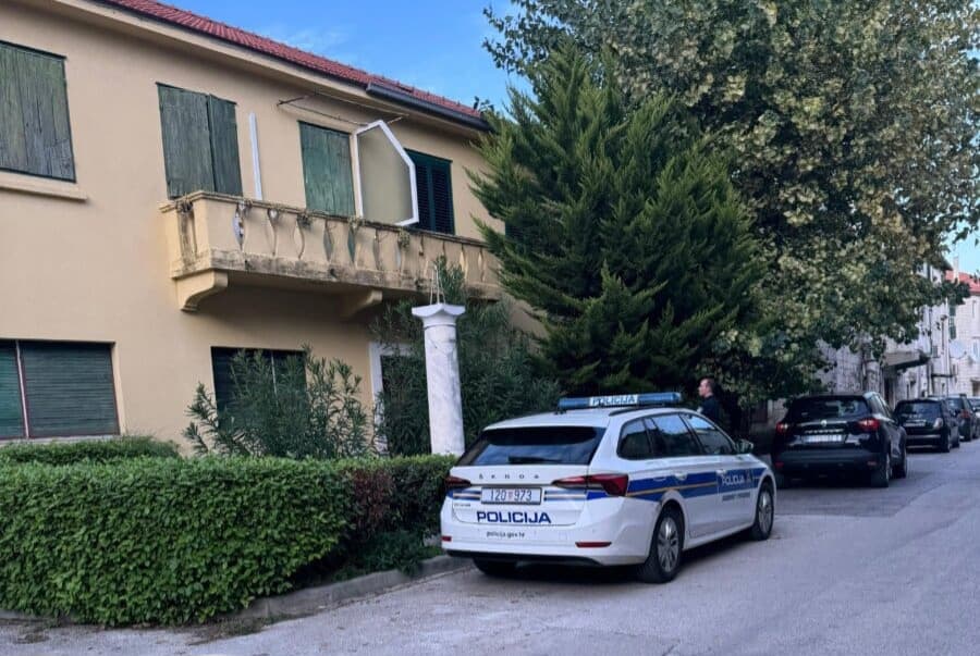 Pijani mladići mačetom i sabljama provalili u kuću čovjeka koji je ovog proljeća sjekirom ozlijedio člana HGSS-a