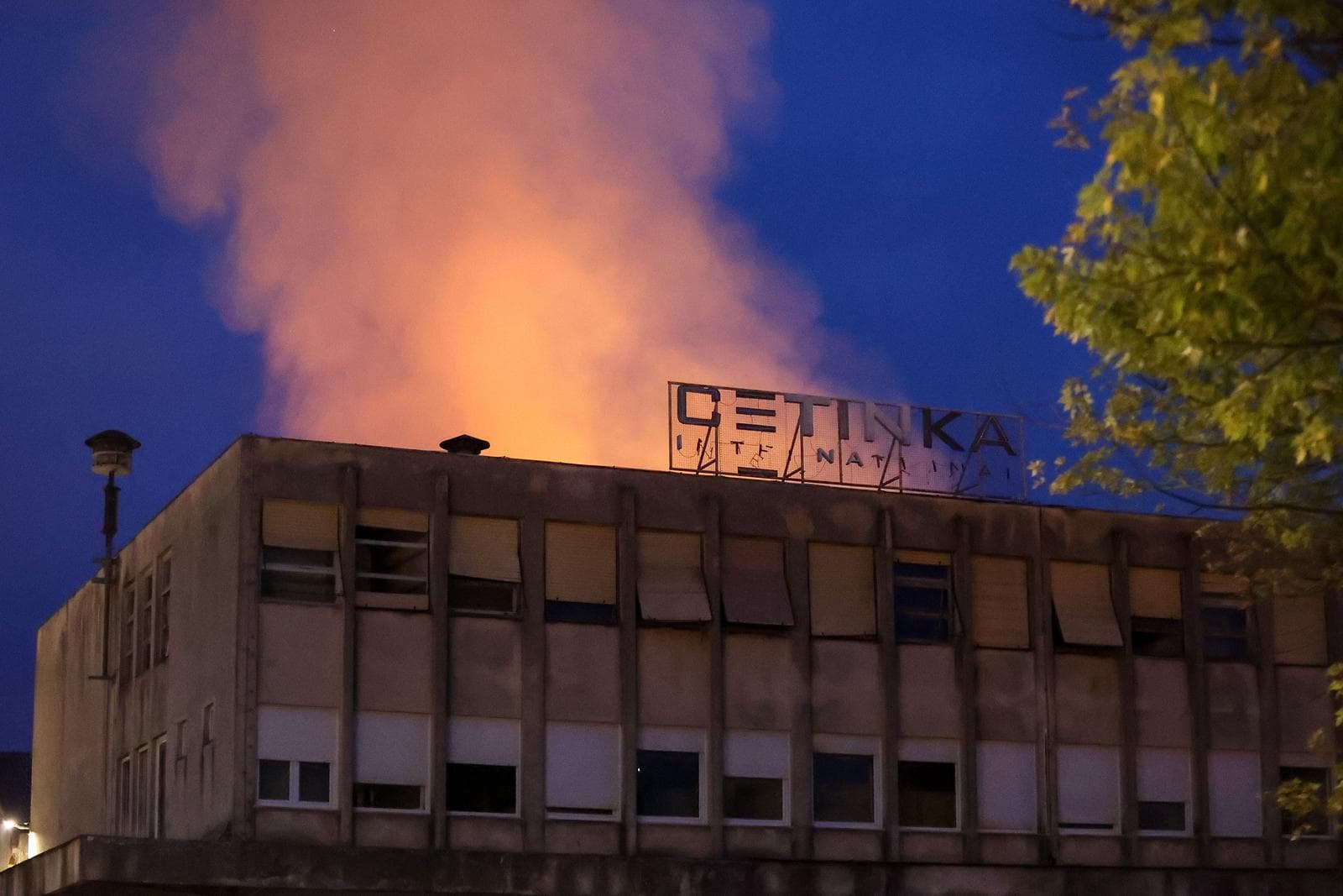 Požar u bivšoj tvornici Cetinka u Trilju izazvalo dijete