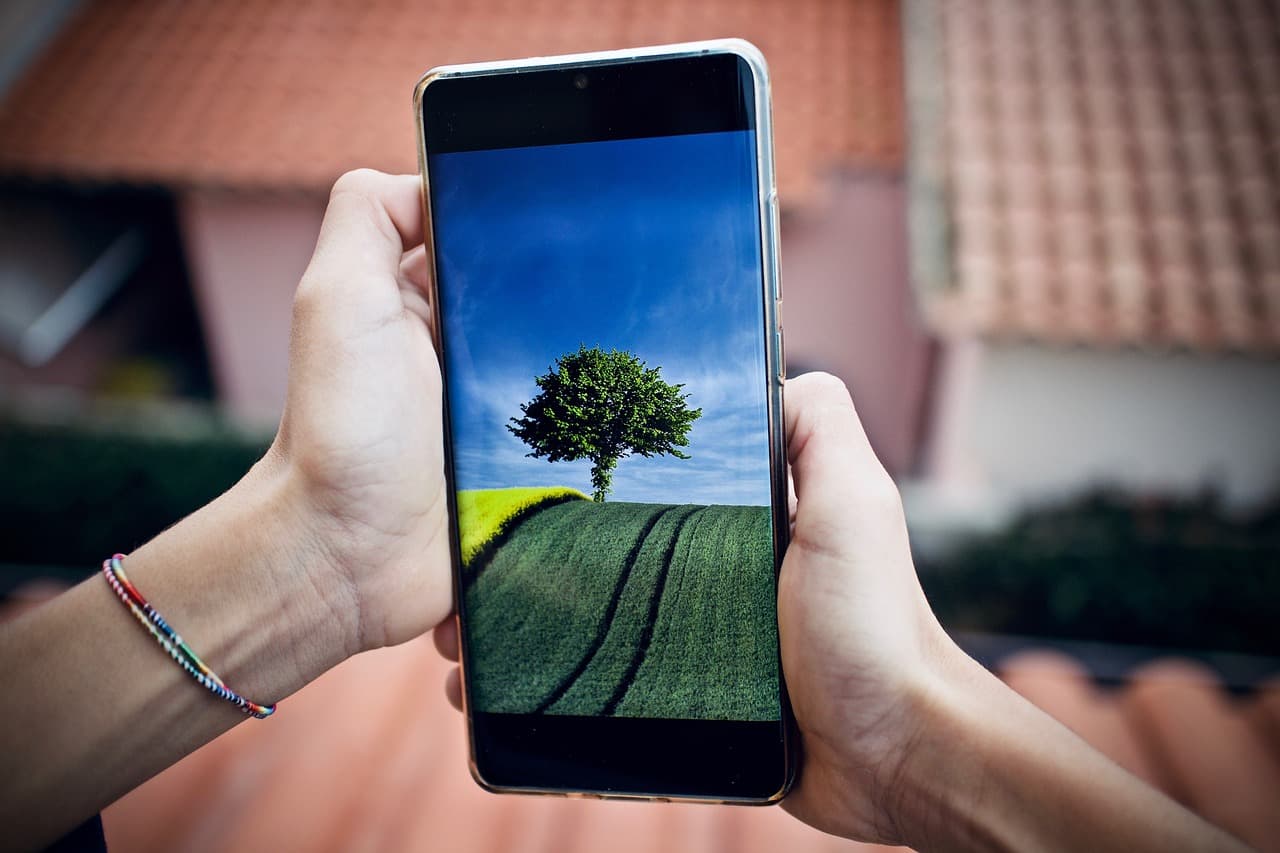 U Ujedinjenom Kraljevstvu žele zabraniti prodaju mobitela mlađima od 16 godina