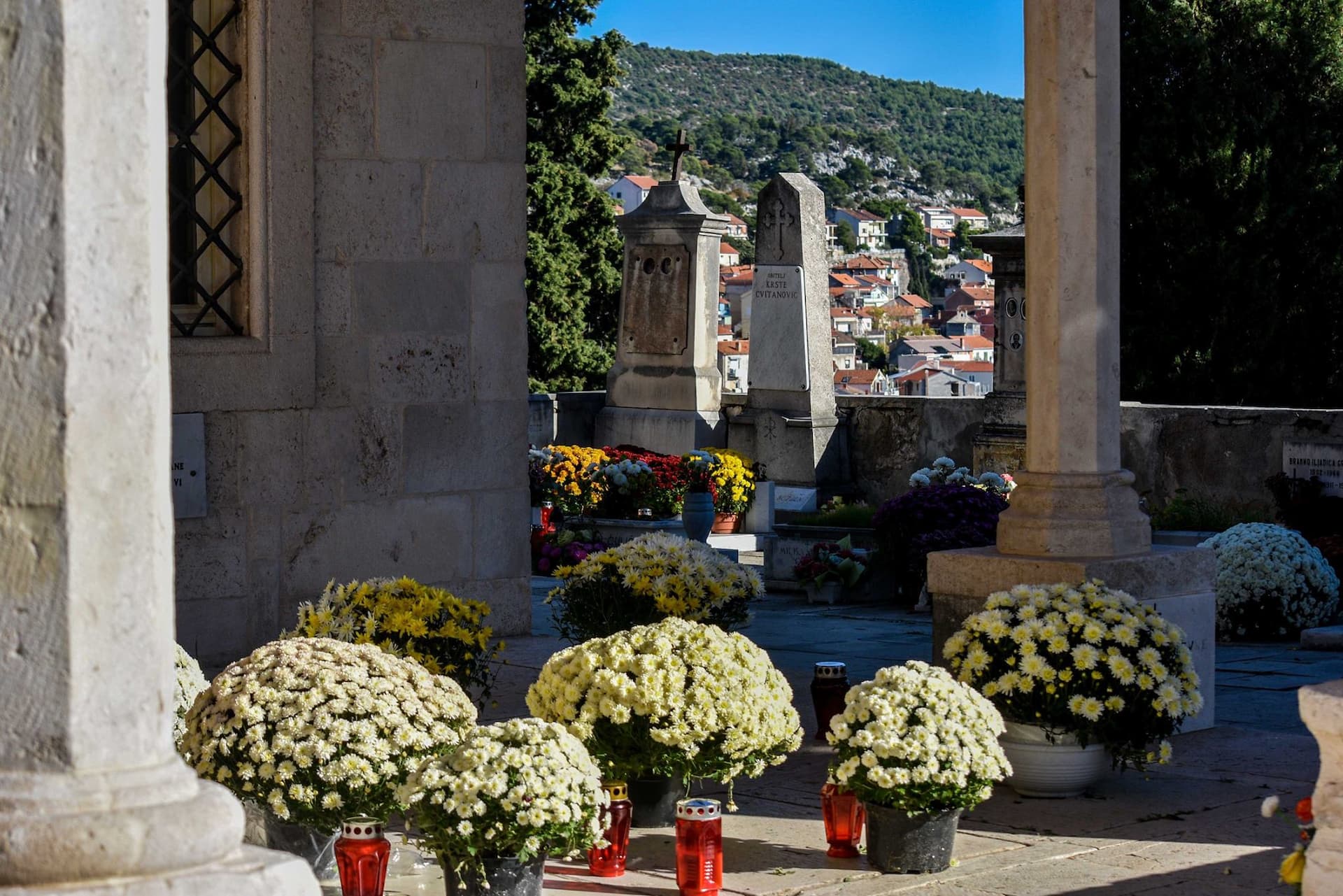 Polaganjem vijenaca i paljenjem svijeća na Kvanju predstavnici Županije obilježit će blagdan Svih svetih