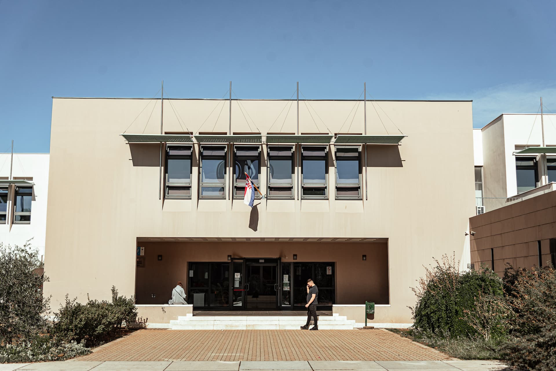 Incident u Osnovnoj školi Meterize: Problematični učenik uzeo pošadu i prijetio ostalim učenicima