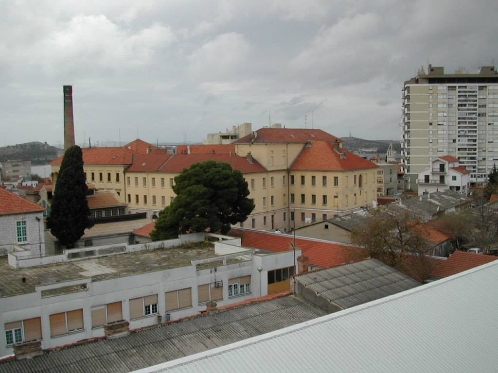 Policija zaustavila muškarca (41) u Drnišu. Vozio iako mu je već oduzeta dozvola