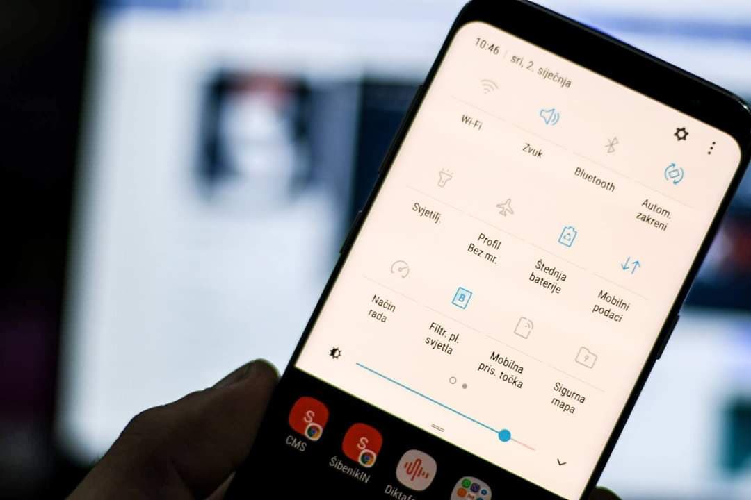 Jedete i tipkate po telefonu? To baš i nije najpametnija ideja 