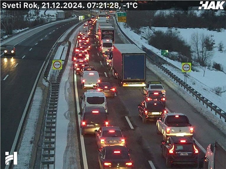  Bura zatvorila tunel Sveti Rok za sva vozila