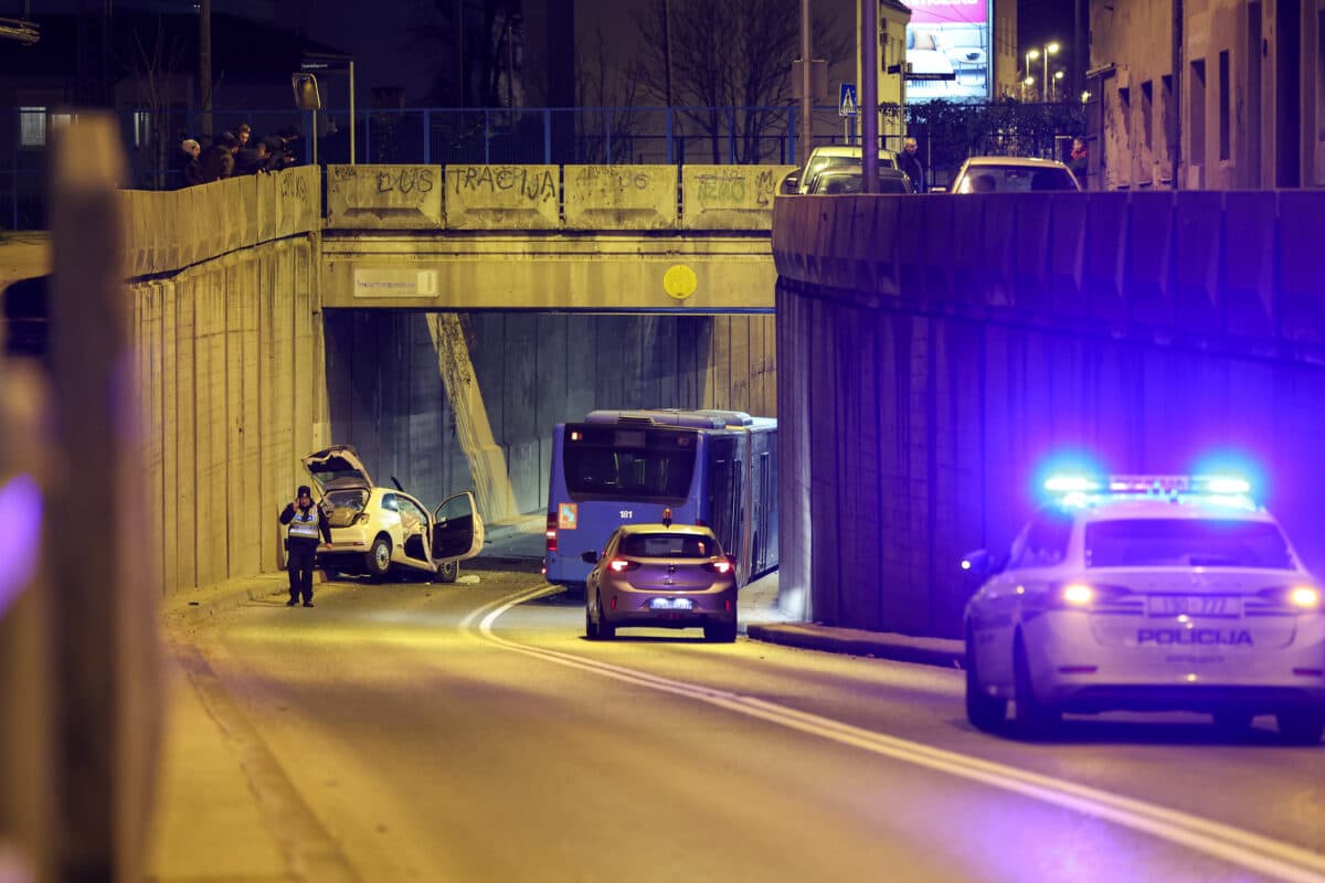 Objavljeni detalji teške nesreće u Zagrebu: Skrenula u krivu traku pa naletjela na autobus 