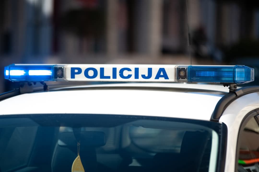 Dijete teško ozlijeđeno uslijed rukovanja eksplozivnim sredstvom