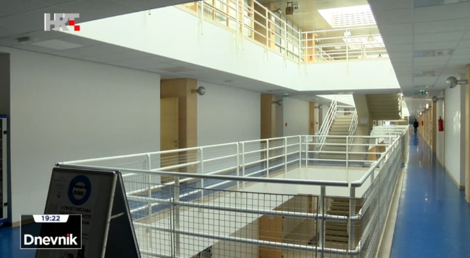 Student uhićen zbog prijetnji pucnjavom, otkazana nastava na Filozofskom fakultetu u Splitu