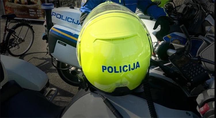 Vozač električnog romobila teško ozlijeđen u nesreći u Vodicama