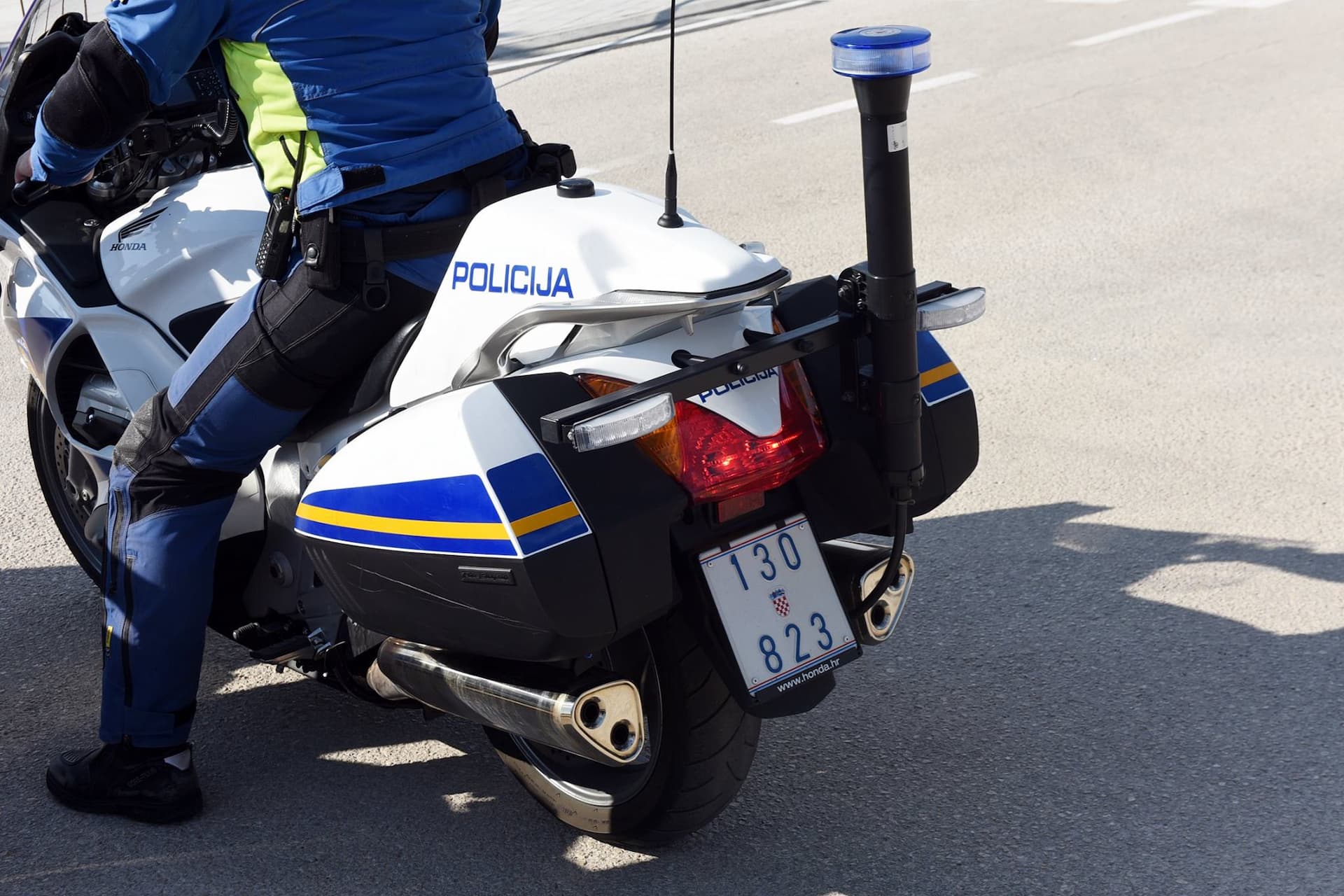 Netko je u Šibeniku oštetio automobil 59-godišnjaka