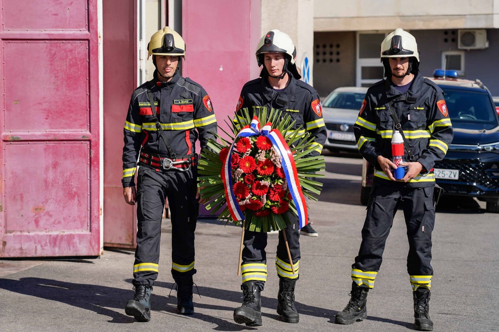Polaganjem vijenaca vatrogasci odali počast stradalim i preminulim kolegama