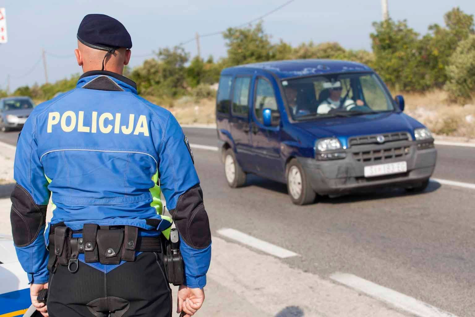Akcija '5 do 12': Policija u Šibeniku dijeli nove kutije prve pomoći 