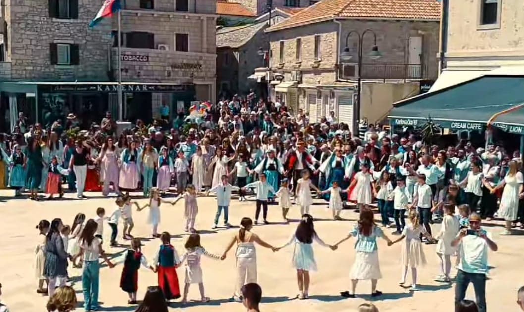 Primoštenci pjesmom i plesom obilježili blagdan Gospe od Loreta i Dan općine