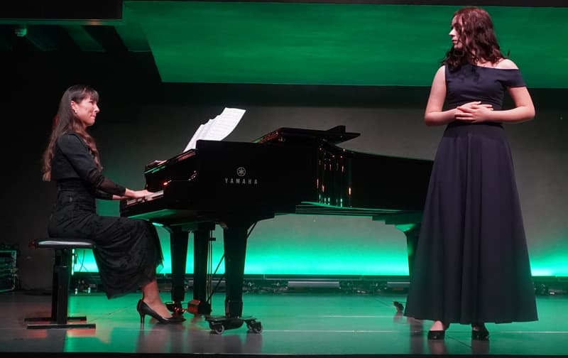 GALA KONCERT ESTER MAZOLENI 9 5 20253