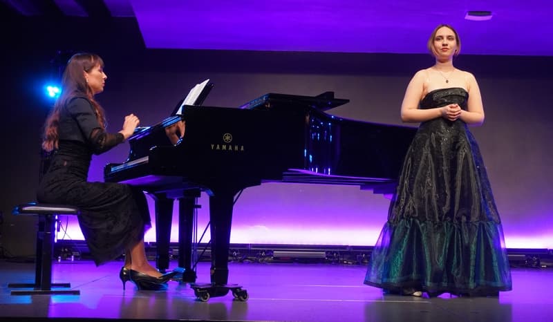 GALA KONCERT ESTER MAZOLENI 9 5 20254