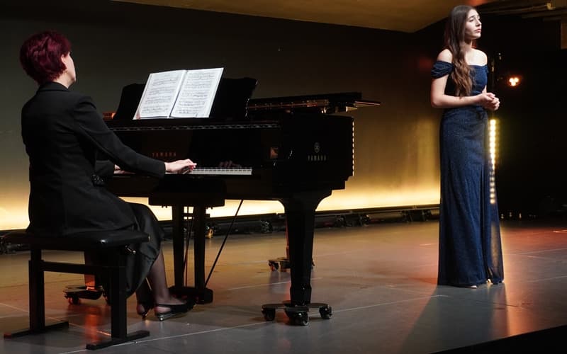 GALA KONCERT ESTER MAZOLENI 9 5 20256