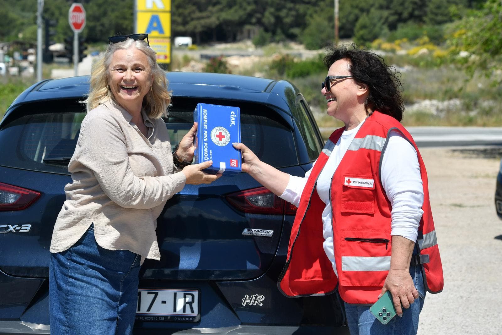 Održana akcija '5 do 12': Policija dijelila kutije prve pomoći i nagradila uzorne vozače