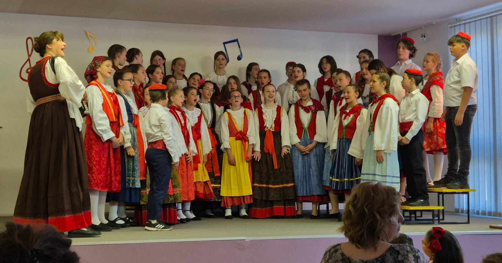 U Drnišu održan susret zborova osnovnih škola Šibensko-kninske županije