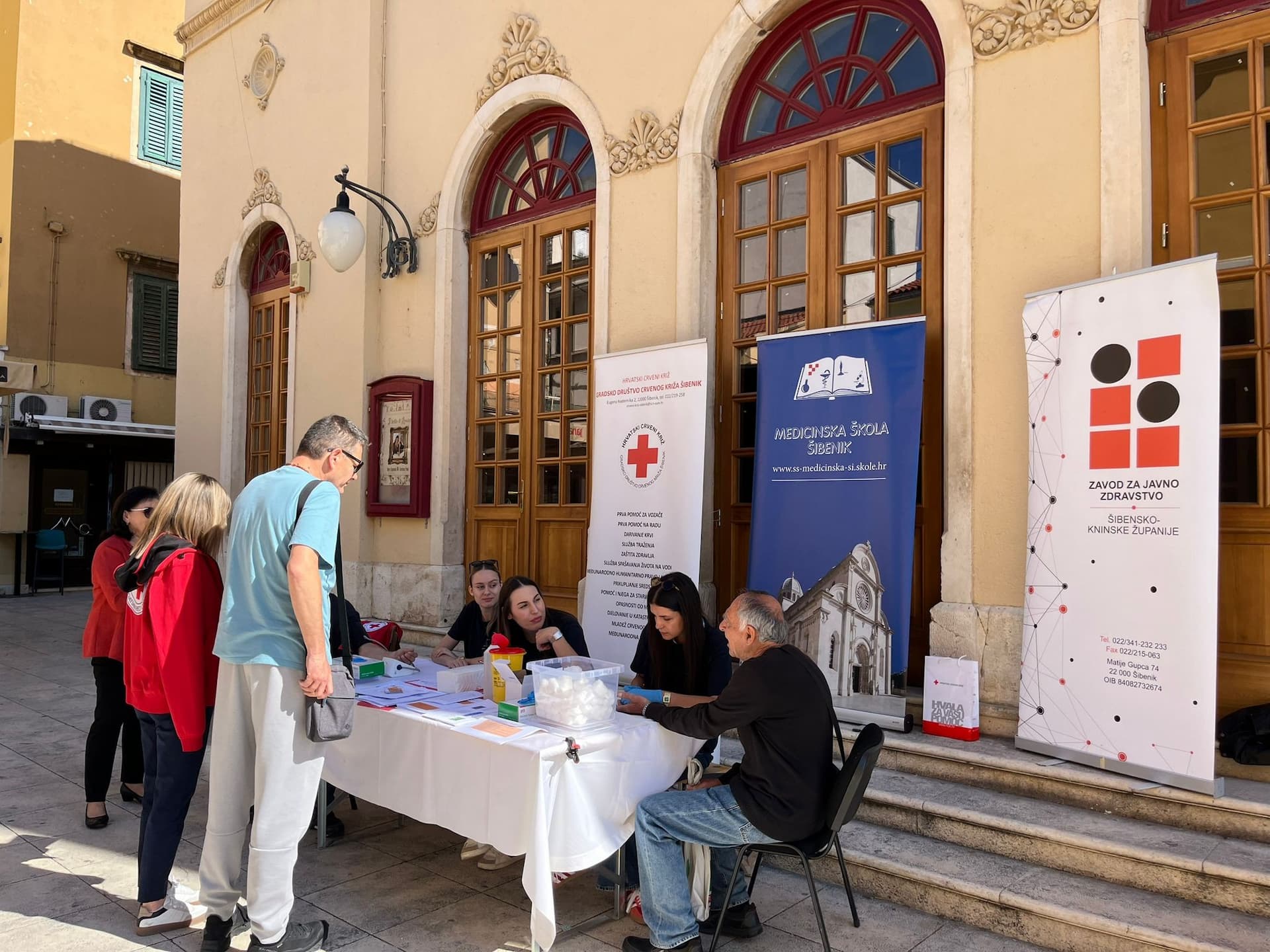 Učenice Medicinske škole sudjelovale u obilježavanju Hrvatskog dana šećerne bolest