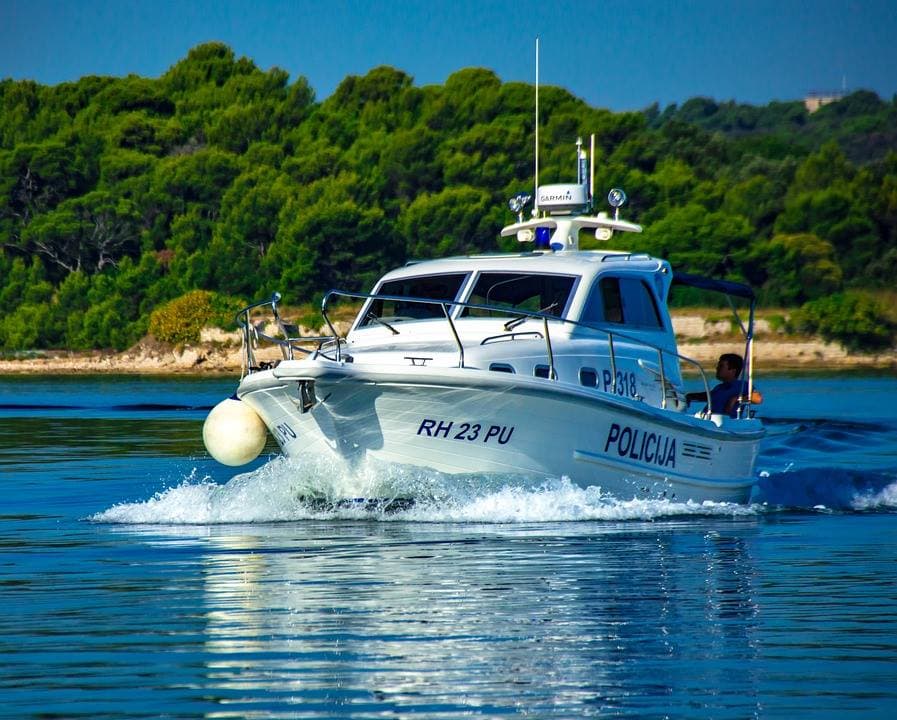 Na Krku se utopio ronioc. Koordinirana akcija traganja završila pronalaskom tijela