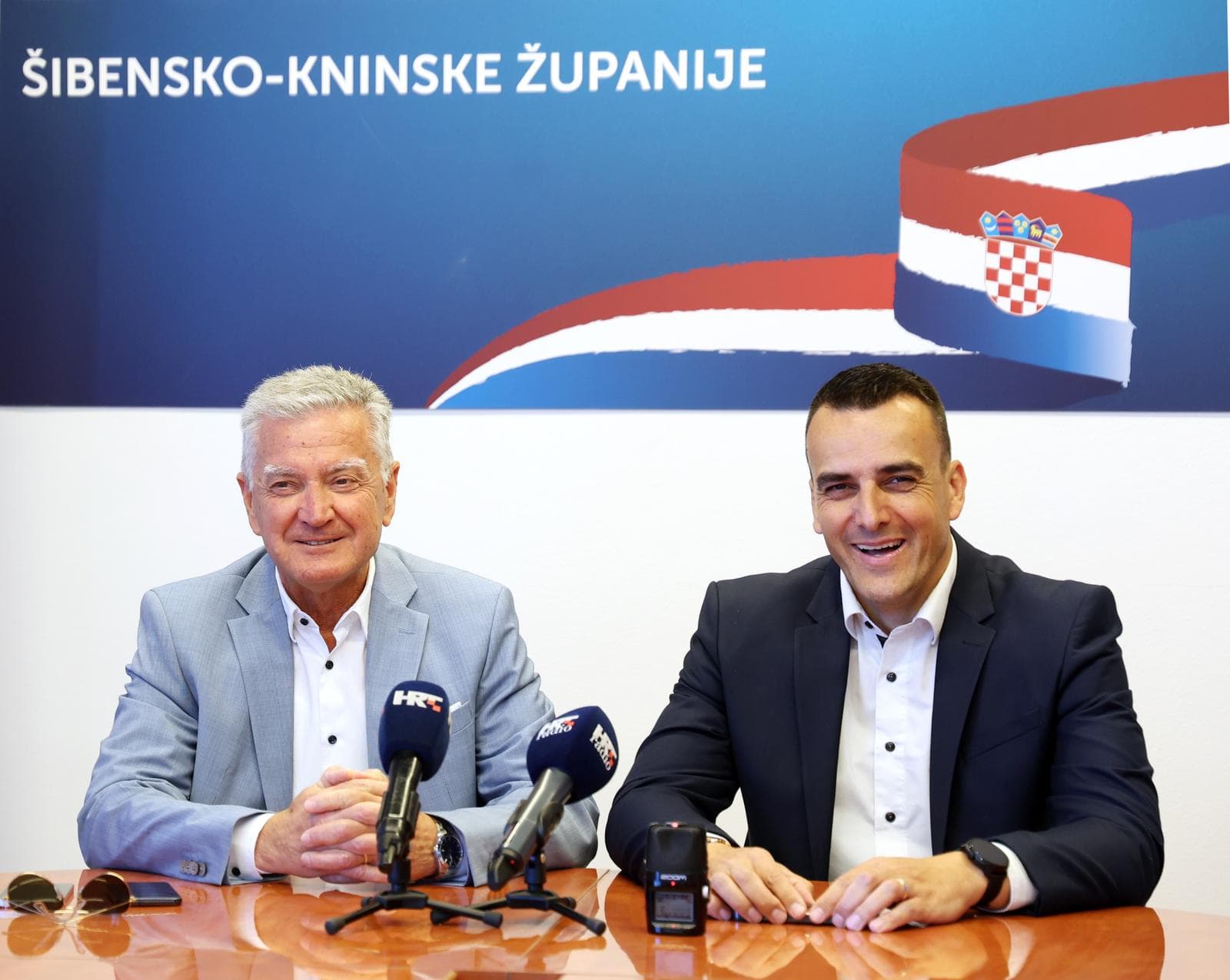 HDZ-ovci ne skidaju osmijeh s lica: 'U Šibeniku je prednost nedostižna, u županiji također očekujemo čistu, veliku pobjedu'