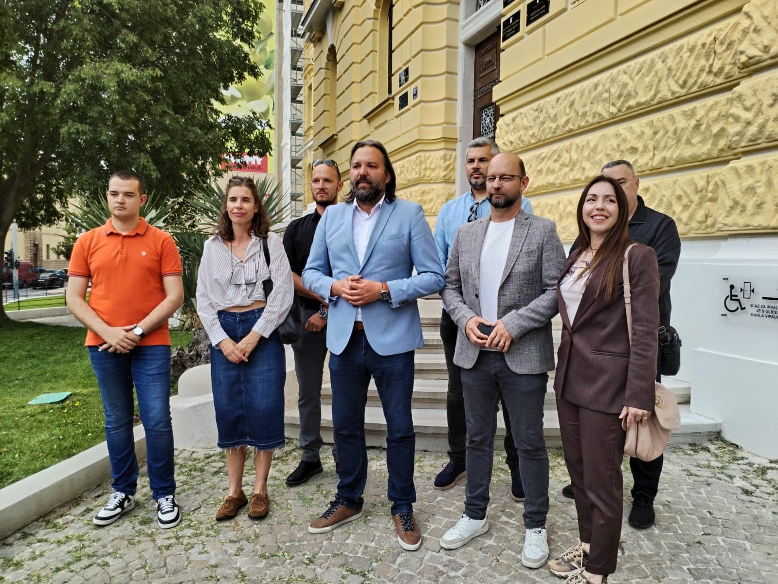 Tonči Restović reagirao na HDZ-ovo prebrojavanje listića pa pozvao ostale političare
