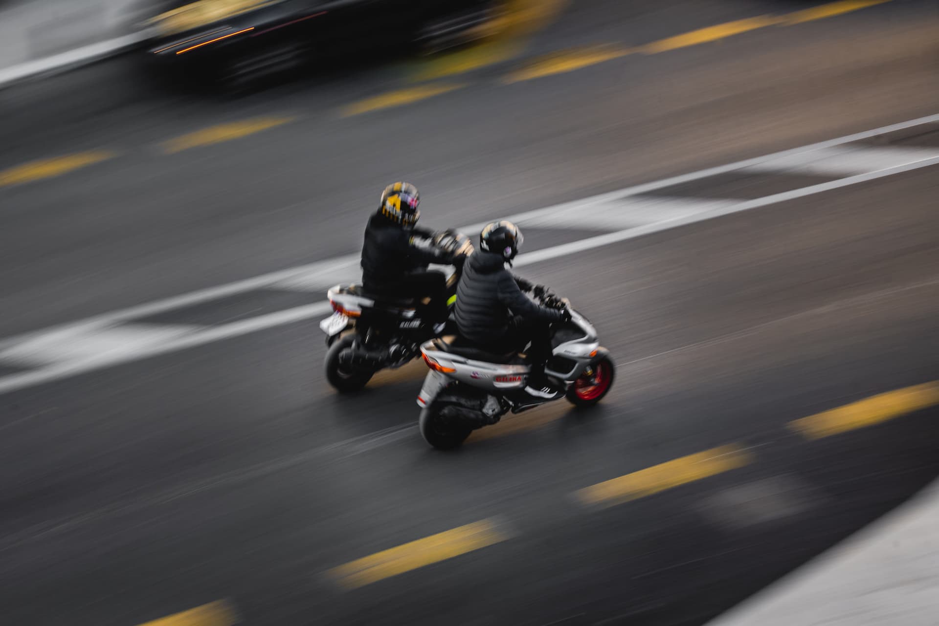 Policija u Šibeniku zaustavila 48-godišnjaka. Vozio neregistiran moped