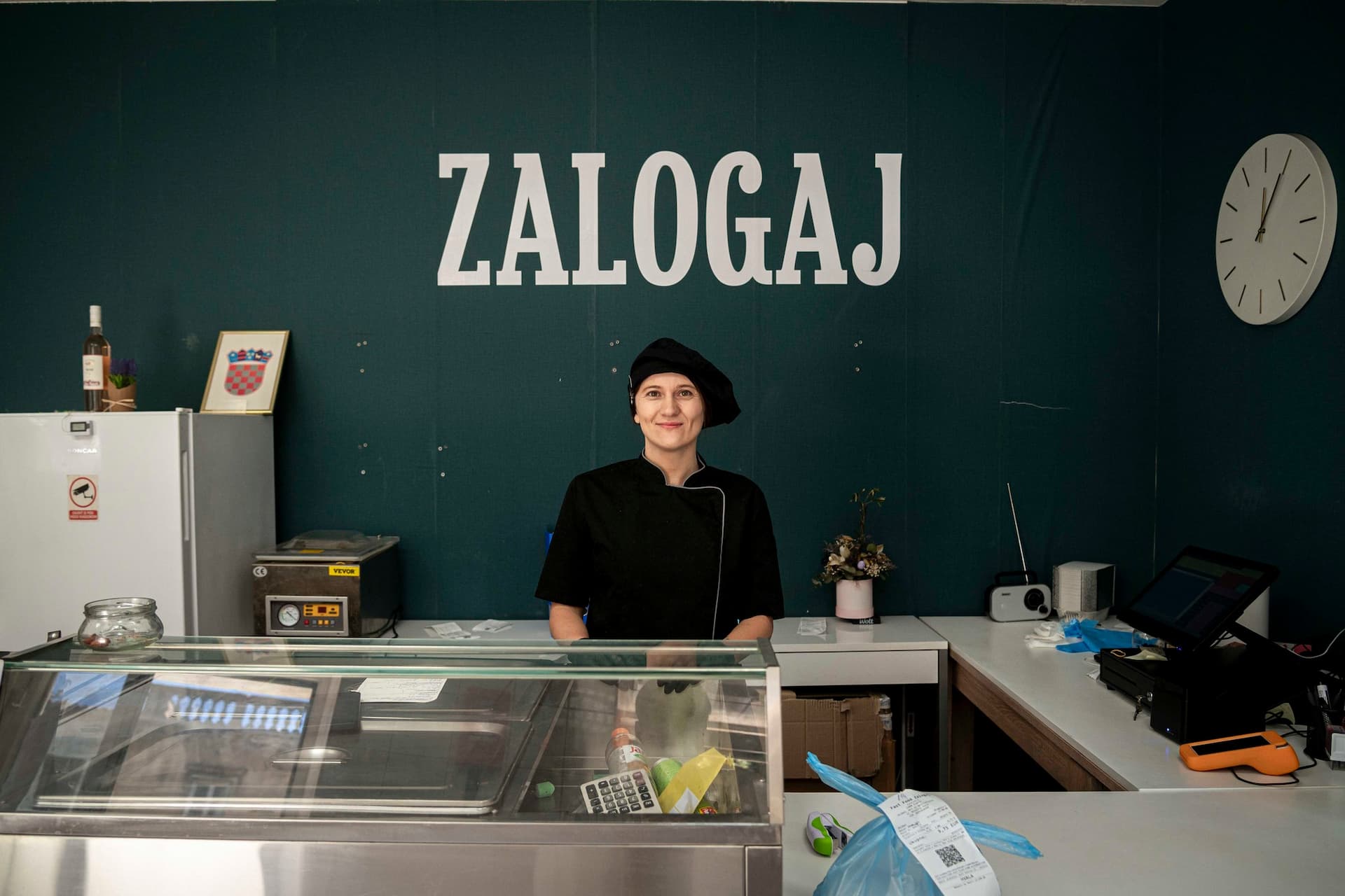 Nikolina u Pakovom Selu obrađuje vrt, a u Šibeniku kuha domaću spizu prema tradicionalnim receptima: 'Odmaram se nedjeljom'