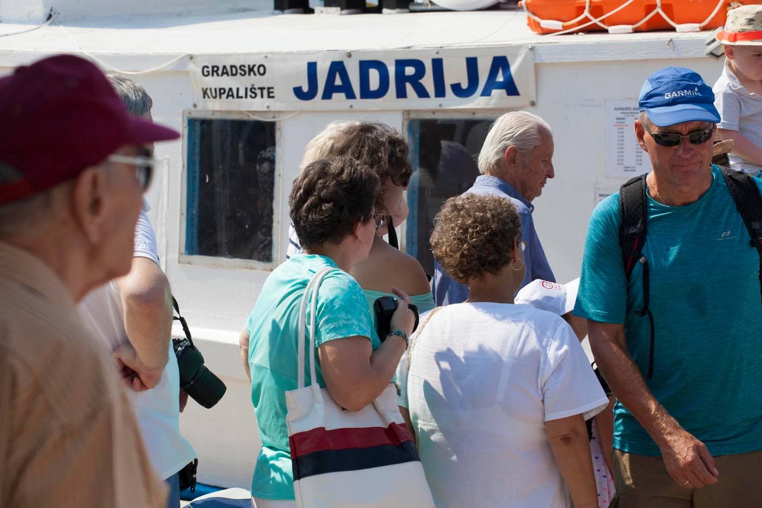 Traži se brodski prijevoznik putnika za linije od Šibenika do Martinske i Jadrije
