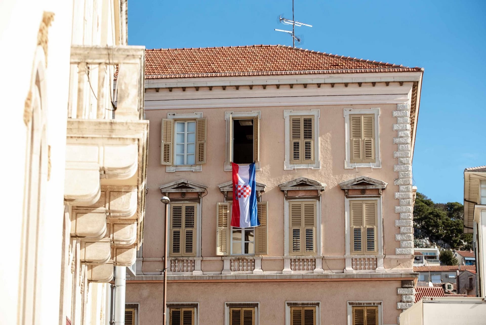Hrvatska zastava mogla bi dobiti svoj dan