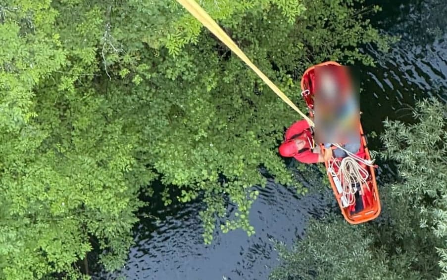HGSS-ovci izvukli osobu iz jame: Preživjela pad s 52 metra visine
