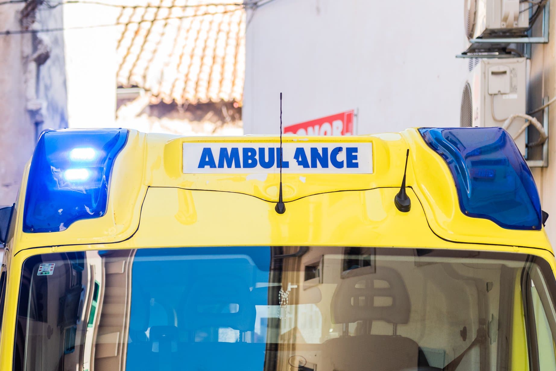 Motociklist (58) teško ozlijeđen u sudaru s autobusom